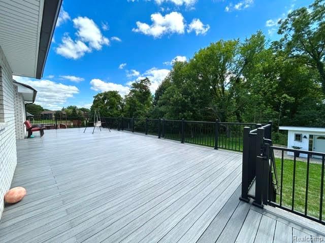 39 Stark Road, Rochester Hills, MI 48307
