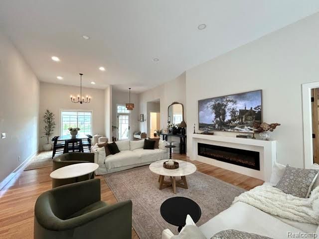 39 Stark Road, Rochester Hills, MI 48307