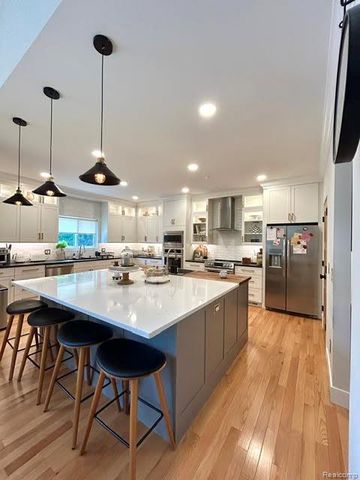 39 Stark Road, Rochester Hills, MI 48307