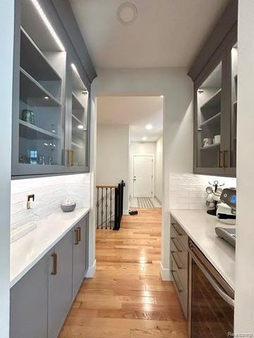 39 Stark Road, Rochester Hills, MI 48307