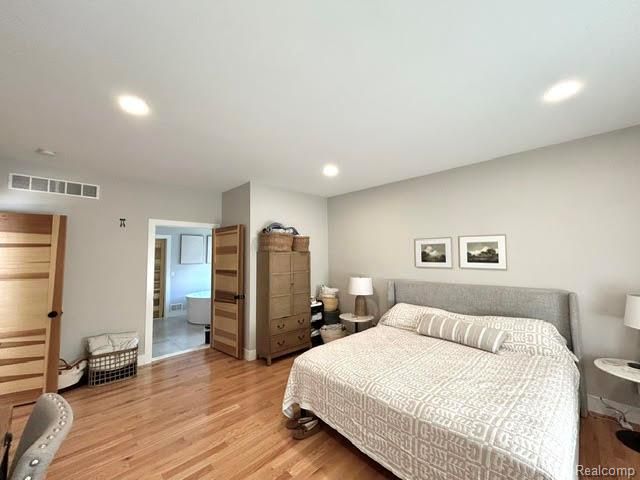 39 Stark Road, Rochester Hills, MI 48307