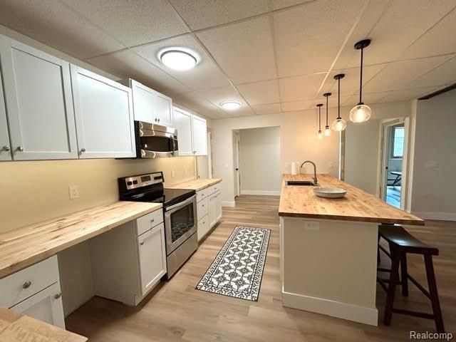 39 Stark Road, Rochester Hills, MI 48307