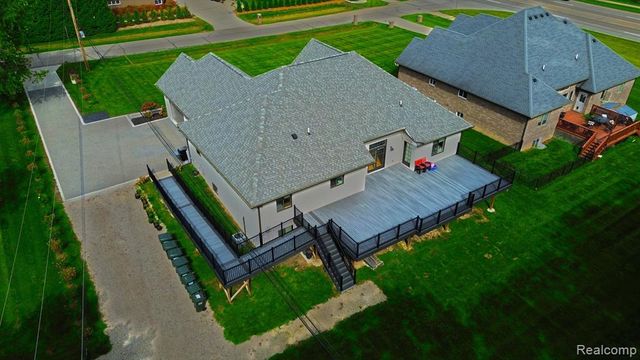 39 Stark Road, Rochester Hills, MI 48307