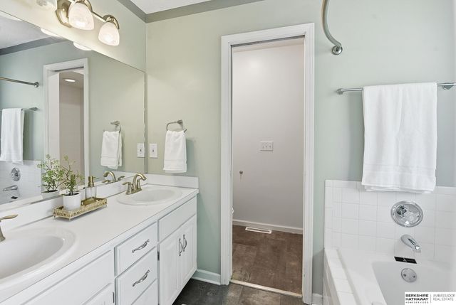 4316 N 134th Street, Omaha, NE 68164