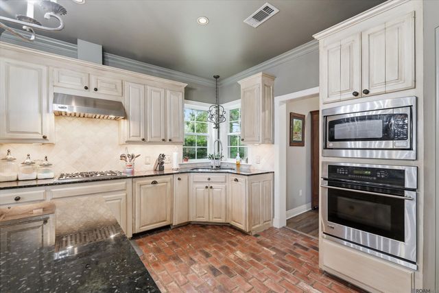 15499 Ryan Avenue, Prairieville, LA 70769