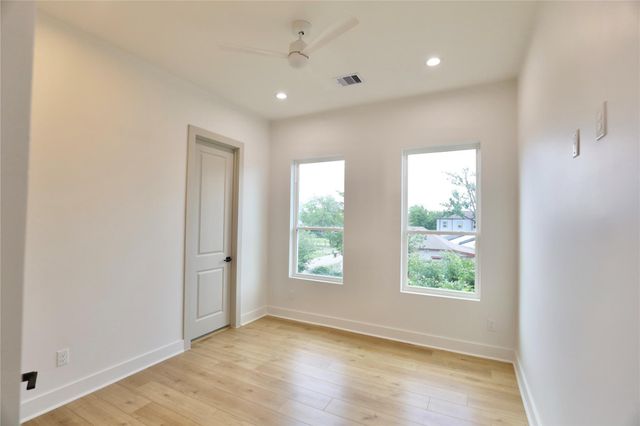 510 E 37th Street, Houston, TX 77022