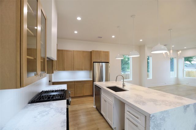 510 E 37th Street, Houston, TX 77022