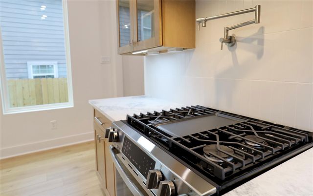 510 E 37th Street, Houston, TX 77022