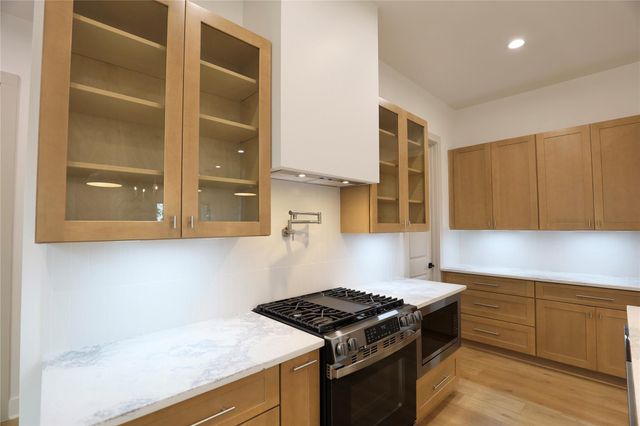 510 E 37th Street, Houston, TX 77022