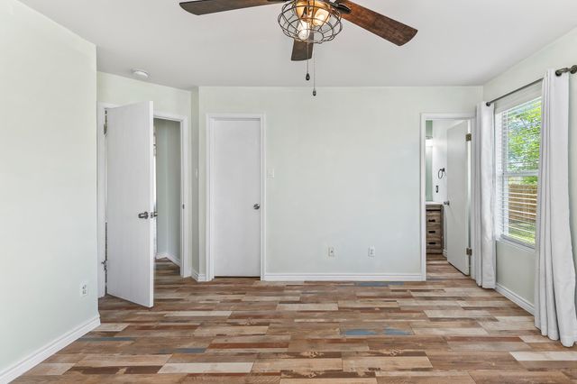 111 Quail Hollow DR, Hutto, TX 78634