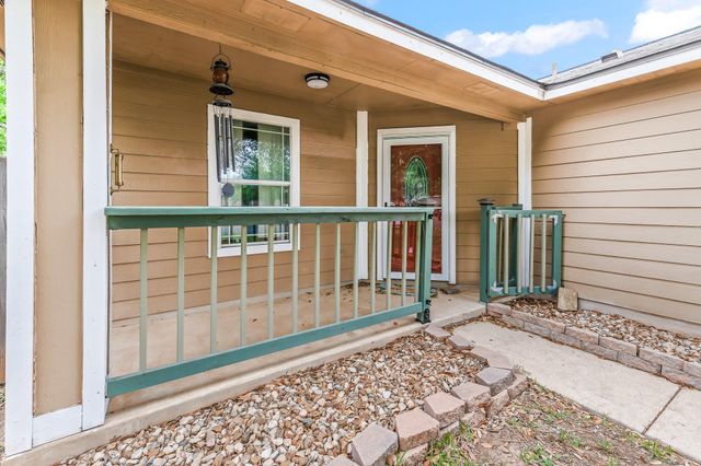 111 Quail Hollow DR, Hutto, TX 78634