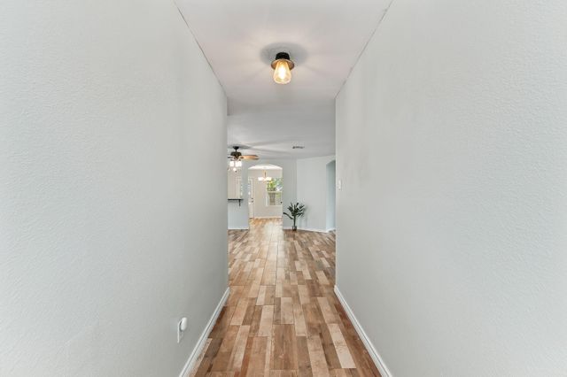 111 Quail Hollow DR, Hutto, TX 78634