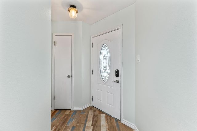 111 Quail Hollow DR, Hutto, TX 78634