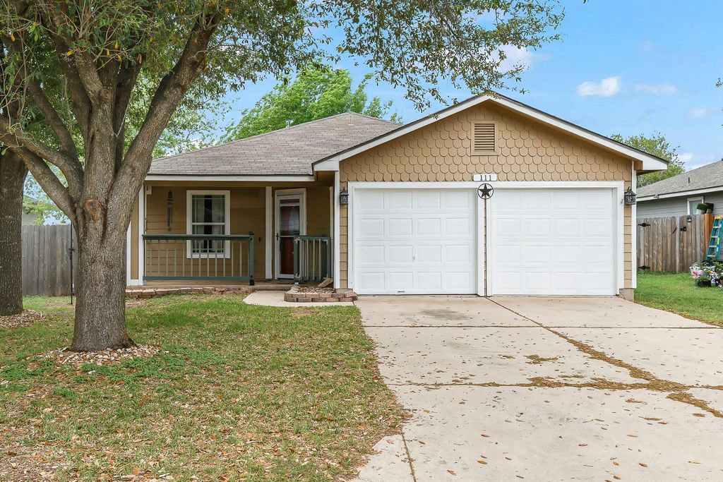 111 Quail Hollow DR, Hutto, TX 78634
