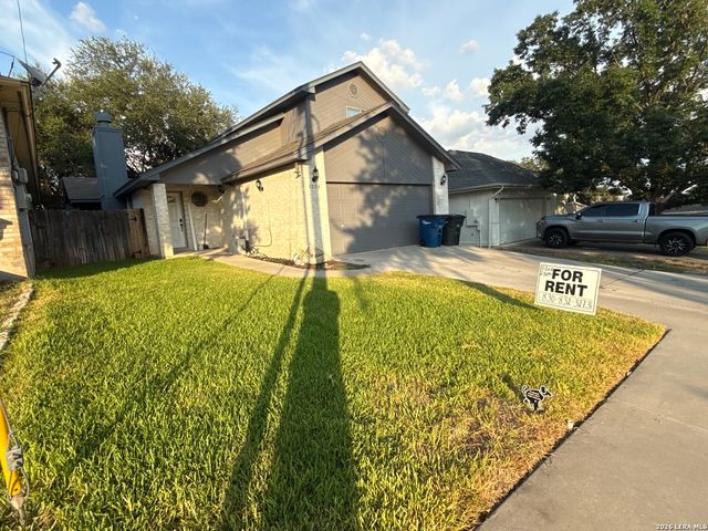 1209 BLUFF CREEK CIR, New Braunfels, TX 78130