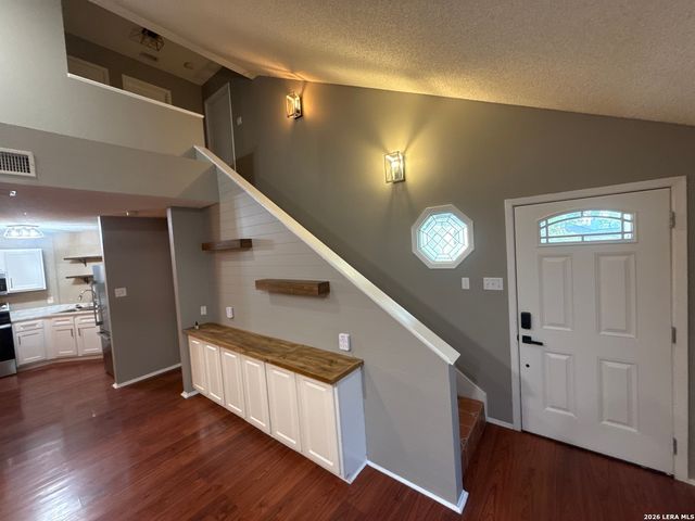 1209 BLUFF CREEK CIR, New Braunfels, TX 78130
