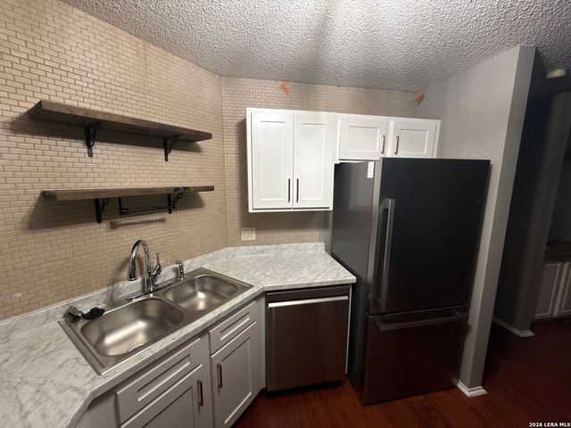 1209 BLUFF CREEK CIR, New Braunfels, TX 78130