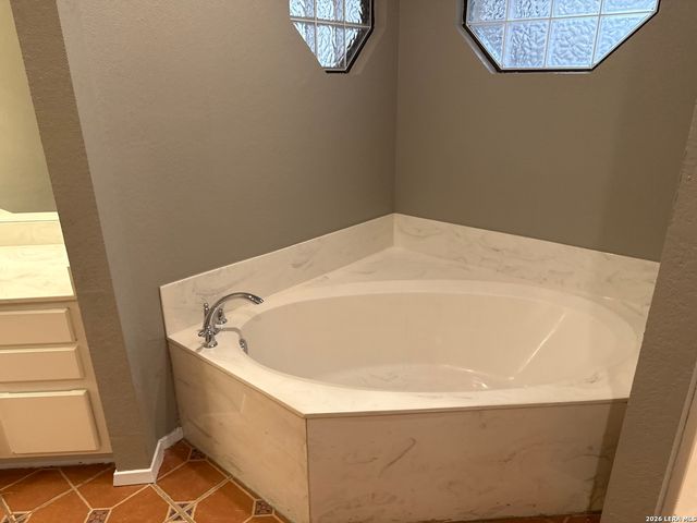 1209 BLUFF CREEK CIR, New Braunfels, TX 78130