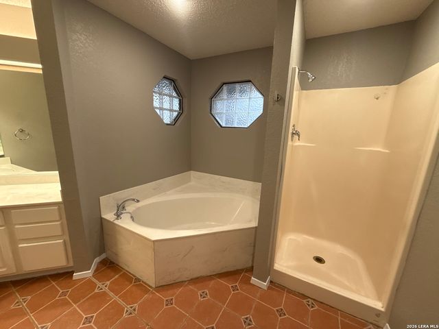 1209 BLUFF CREEK CIR, New Braunfels, TX 78130