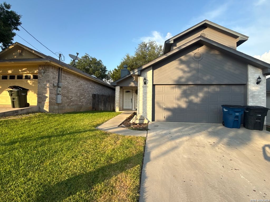 1209 BLUFF CREEK CIR, New Braunfels, TX 78130