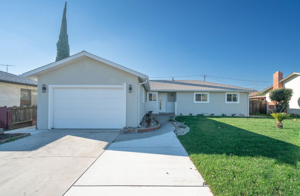 1813 Lupin Ln, Ceres, CA 95307