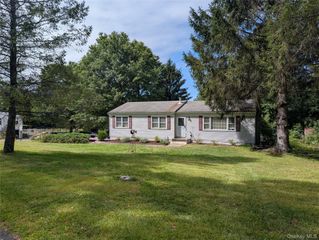 25 Church Street, Wallkill, NY 12589