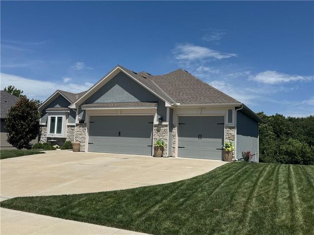 8126 NW 90th Terrace, Kansas City, MO 64153