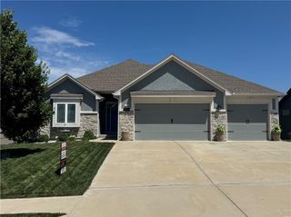 8126 NW 90th Terrace, Kansas City, MO 64153