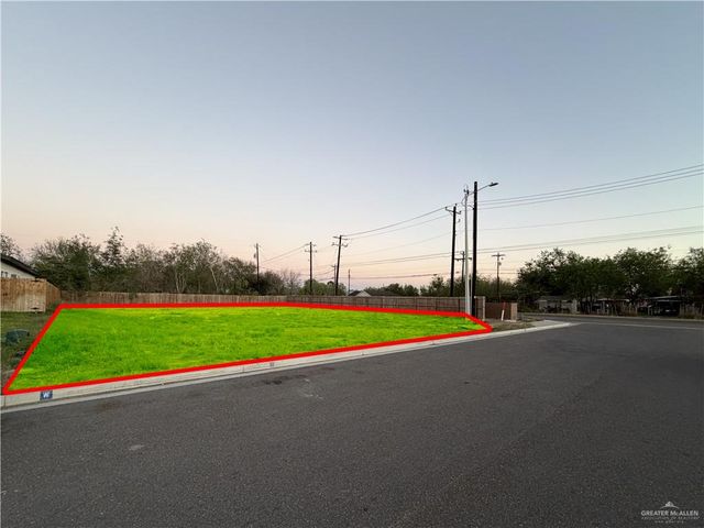 1418 S Michigan Street, Alton, TX 78573