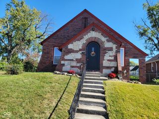 57 S 11 th Avenue S, Beech Grove, IN 46107