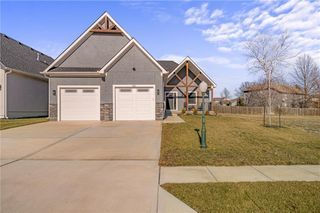 2110 Chateau Place, Raymore, MO 64083