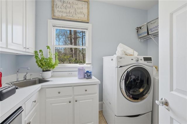 9155 Bay Pointe Drive, Gainesville, GA 30506