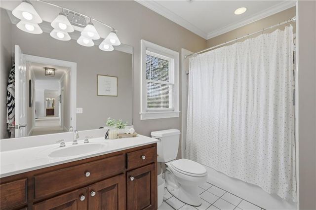 9155 Bay Pointe Drive, Gainesville, GA 30506