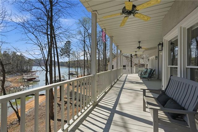 9155 Bay Pointe Drive, Gainesville, GA 30506