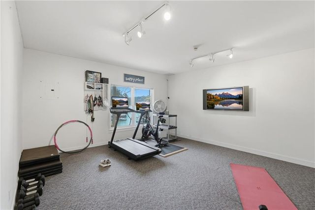 9155 Bay Pointe Drive, Gainesville, GA 30506