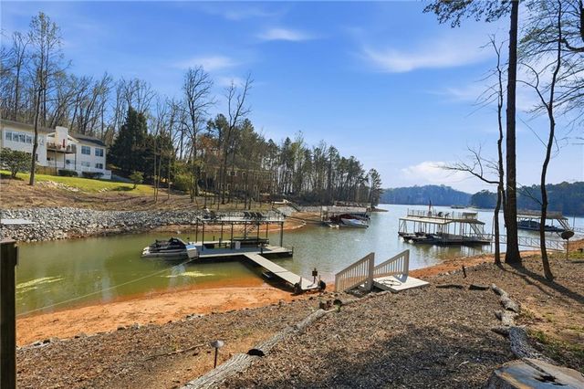 9155 Bay Pointe Drive, Gainesville, GA 30506