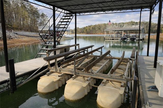 9155 Bay Pointe Drive, Gainesville, GA 30506