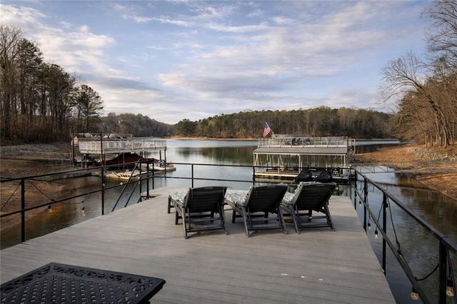 9155 Bay Pointe Drive, Gainesville, GA 30506