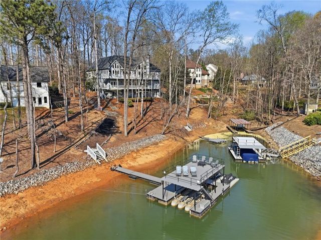 9155 Bay Pointe Drive, Gainesville, GA 30506