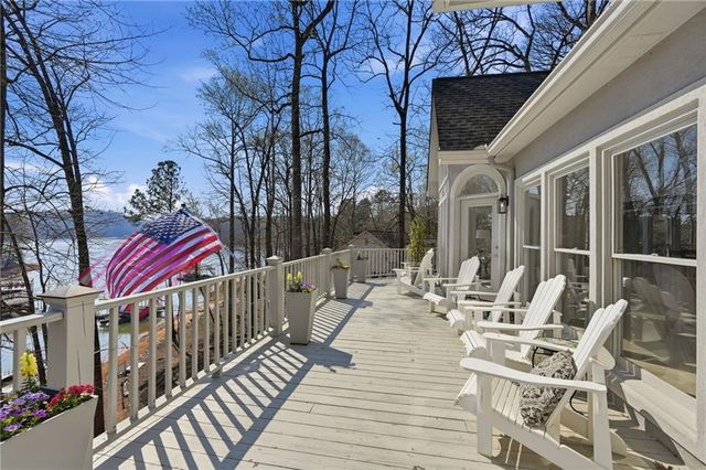 9155 Bay Pointe Drive, Gainesville, GA 30506