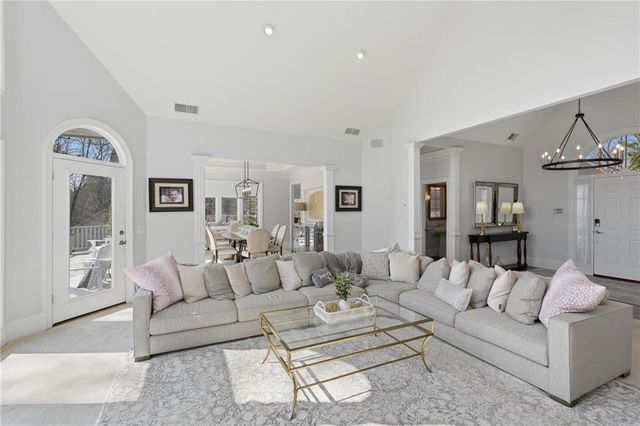 9155 Bay Pointe Drive, Gainesville, GA 30506