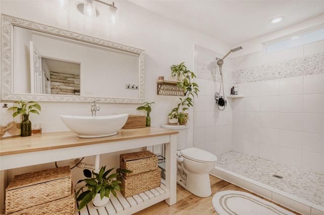 211 Creekwood CT, Spring Branch, TX 78070