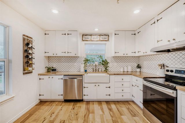 211 Creekwood CT, Spring Branch, TX 78070