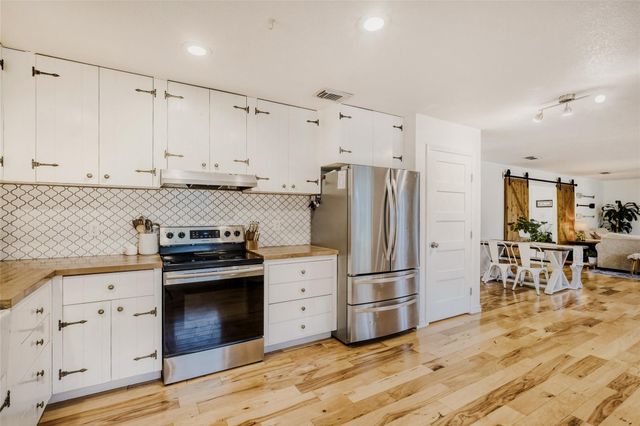 211 Creekwood CT, Spring Branch, TX 78070