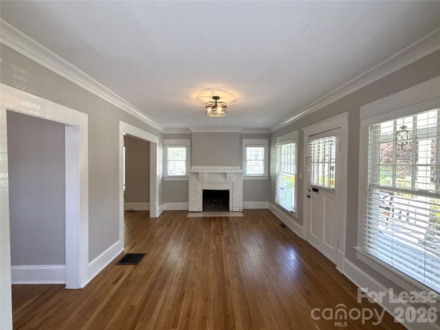 421 Hawthorne Lane, Charlotte, NC 28204