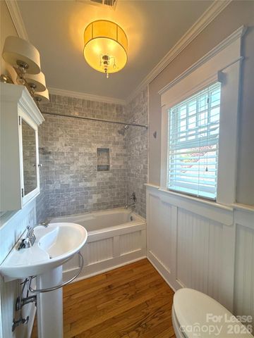 421 Hawthorne Lane, Charlotte, NC 28204