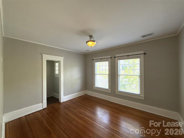 421 Hawthorne Lane, Charlotte, NC 28204