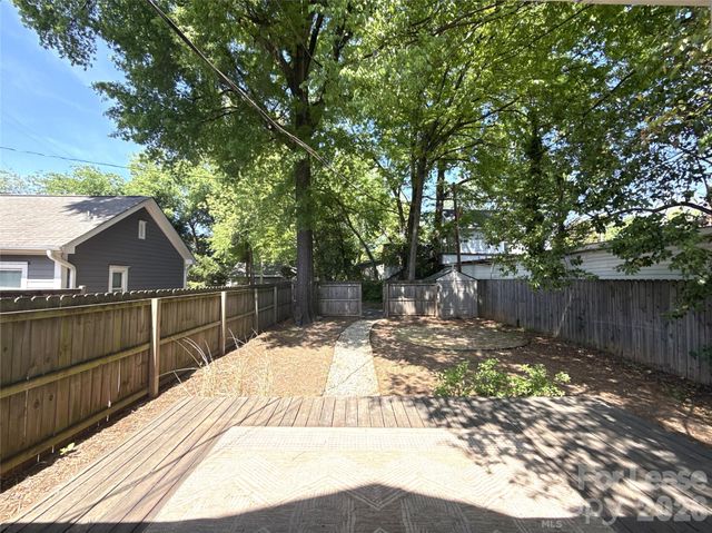 421 Hawthorne Lane, Charlotte, NC 28204