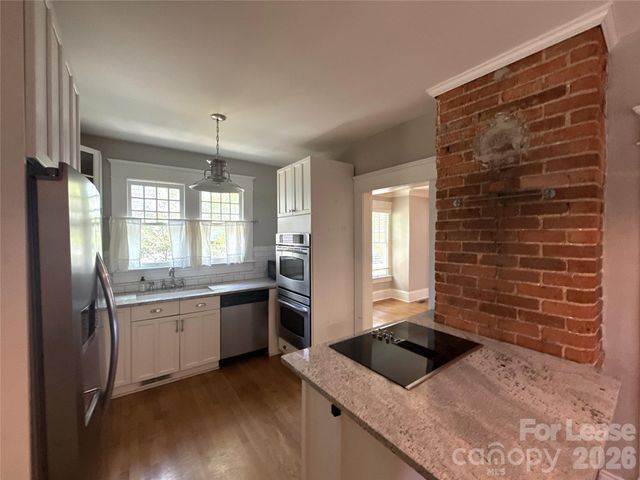 421 Hawthorne Lane, Charlotte, NC 28204