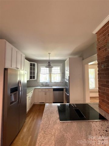 421 Hawthorne Lane, Charlotte, NC 28204